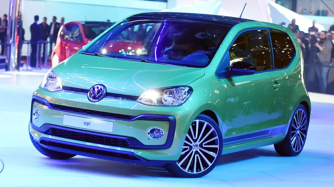 Wegen neuer Regeln zur Cyber-Sicherheit in Neuwagen hat VW die Produktion vom VW up eingestellt. - Bild: Uli Deck/dpa