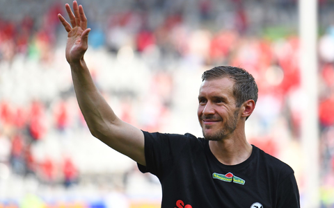 Soll Medienberichten zufolge beim SC Freiburg auf Christian Streich folgen: Julian Schuster. - Foto: Patrick Seeger/dpa Soll Medienberichten zufolge beim SC Freiburg auf Christian Streich folgen: Julian Schuster. - Foto: Patrick Seeger/dpa