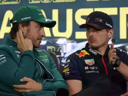 Fernando Alonso und Max Verstappen sind keine Fans vom XXL-Kalender der Formel 1. - Foto: Asanka Brendon Ratnayake/AP/dpa