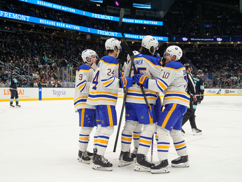 Die Buffalo Sabres setzten sich in Seattle durch. - Foto: Lindsey Wasson/AP/dpa