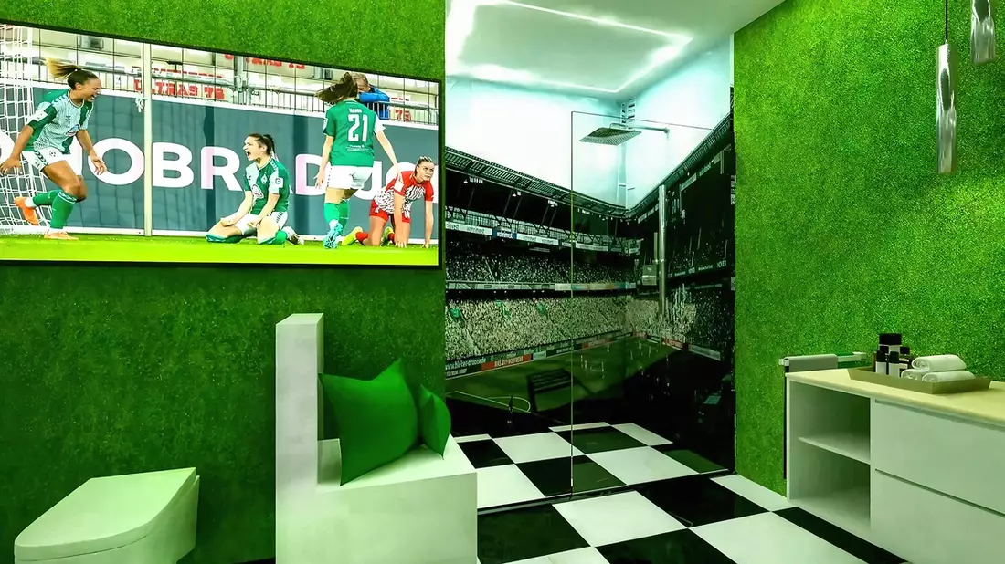 Challenge accepted: ELEMENTS gestaltet Badezimmer für echte Fußball-Fans - Bild: presseportal.de