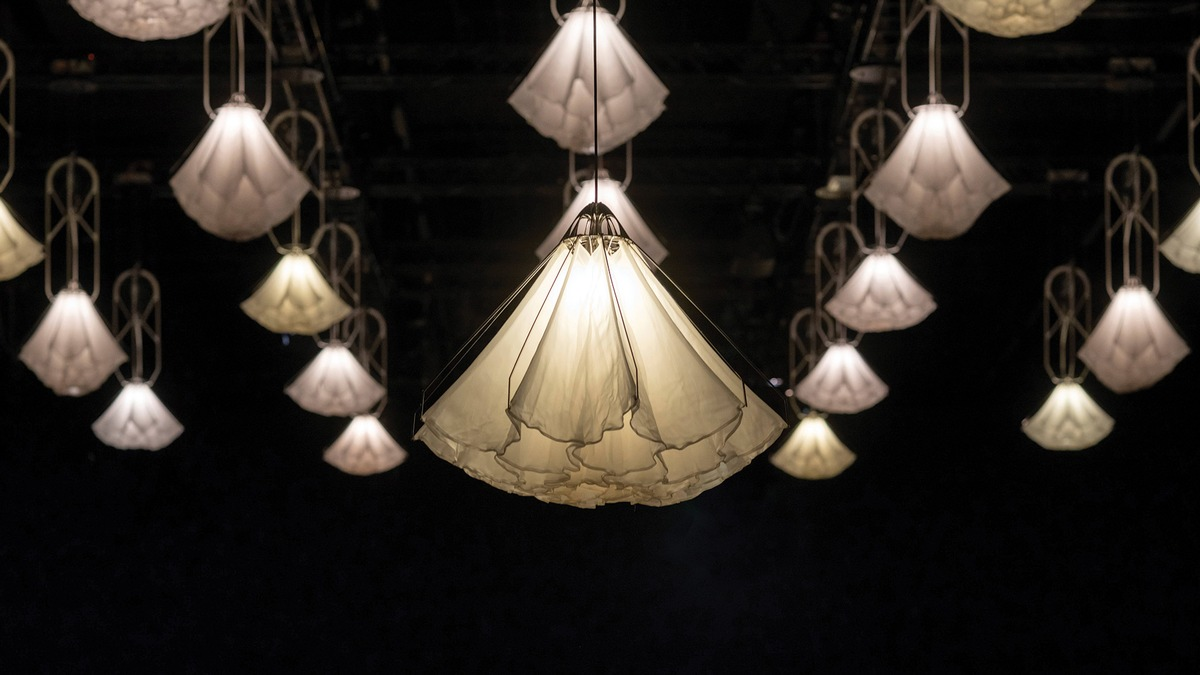 Blühendes Licht: American Express präsentiert DRIFTs Shylight in der Pinakothek der Moderne - Foto: presseportal.de