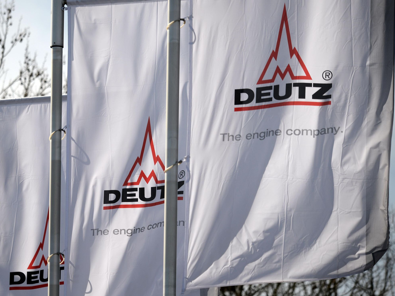 Deutz-Fahnen im Wind - auch diese Firma würde gern mehr Geschäft machen mit der Rüstungsbranche. - Foto: Henning Kaiser/dpa