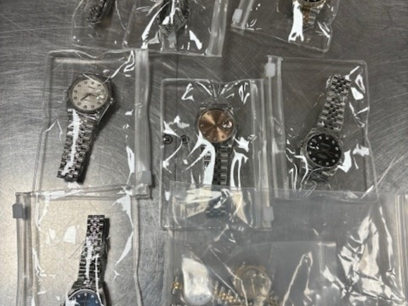 HZA-IZ: 29 Luxus-Uhren im Wert von 130.000,- Euro sichergestellt / ZOLL am Hamburger Flughafen stellt Steuerschaden über fast 25.000,- Euro fest - Foto: presseportal.de