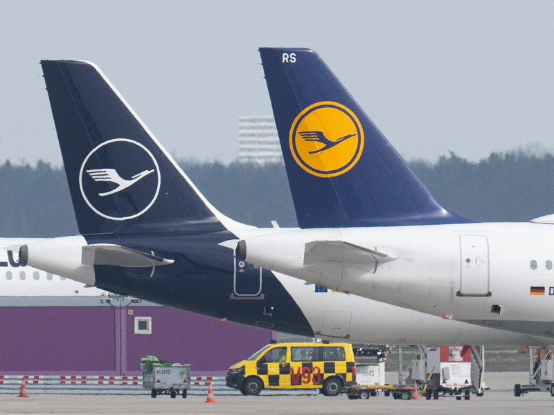 Beim Bodenpersonal drohen der Lufthansa unbefristete Streiks. Darüber sollen die Arbeitnehmer abstimmen. - Foto: Boris Roessler/dpa