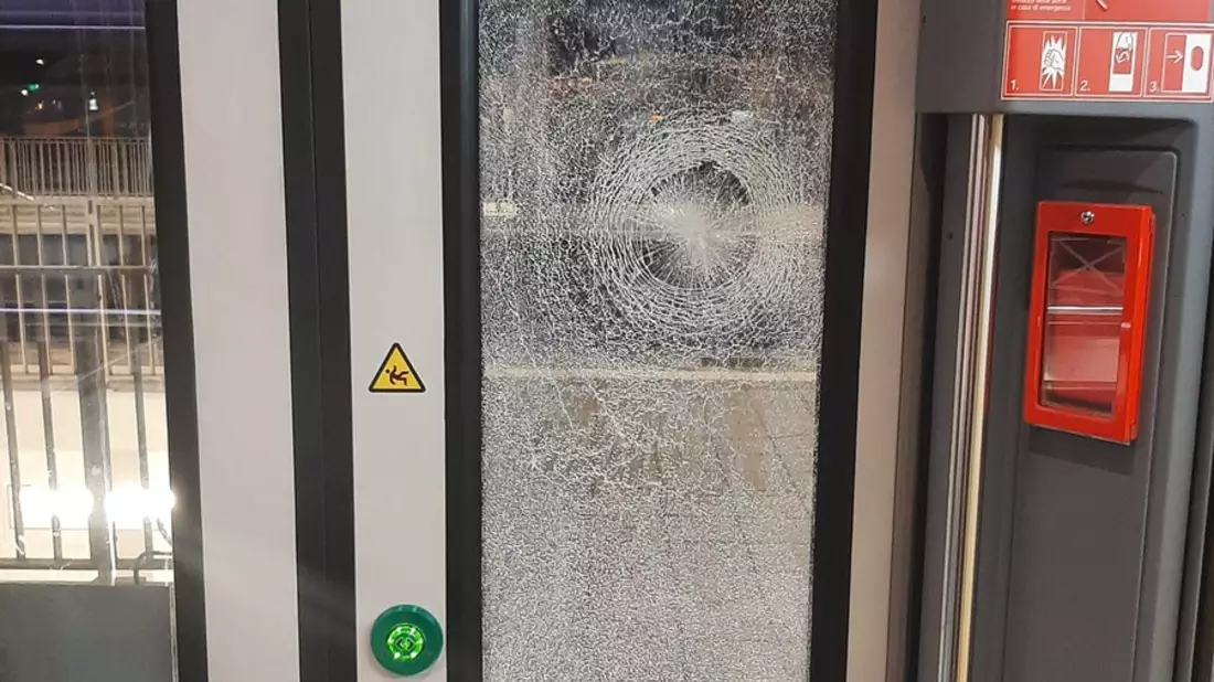Bundespolizeidirektion München: Nächtlicher Vandalismus am Haltepunkt Ostermünchen / 2.000 Euro Sachschaden - Bundespolizei in Rosenheim ermittelt - Bild: presseportal.de