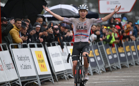 Gewann die zweite Etappe der Katalonien-Rundfahrt: Tadej Pogacar. - Foto: Roth/dpa