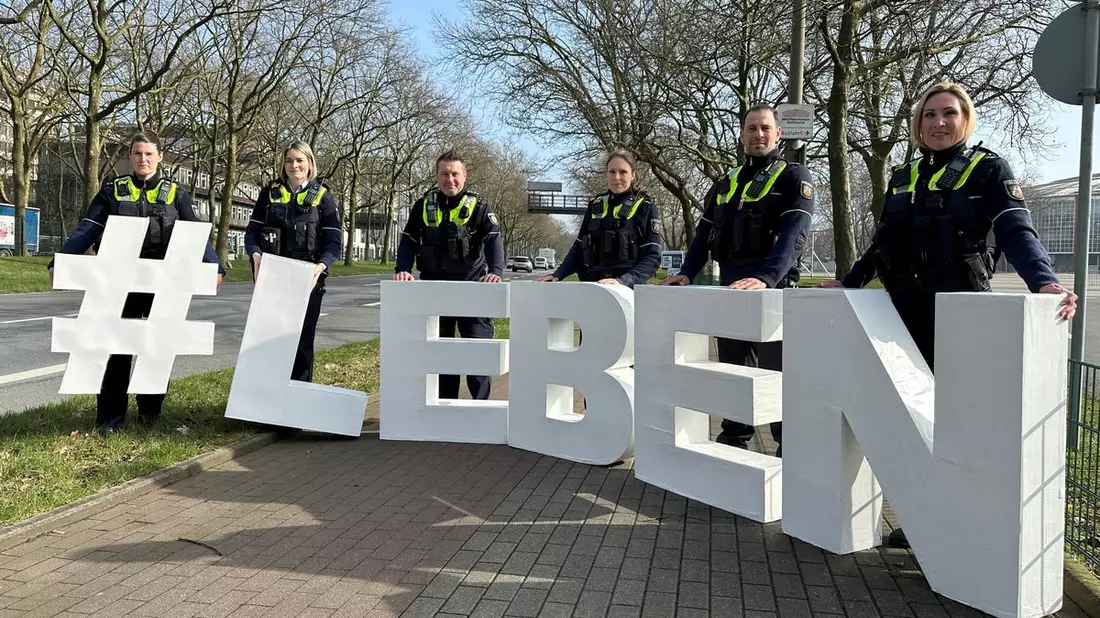 POL-DO: Das Team der Unfallprävention der Polizei: Mit Sicherheit für alle Bürgerinnen und Bürger da - Bild: presseportal.de