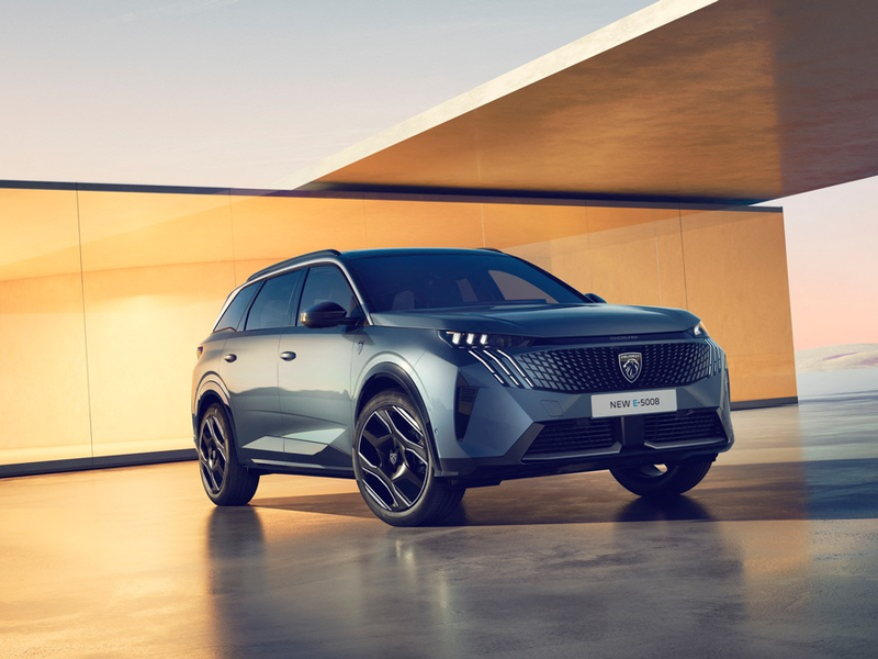 Neuer PEUGEOT E-5008*: Elektro-SUV der Extraklasse - Foto: presseportal.de