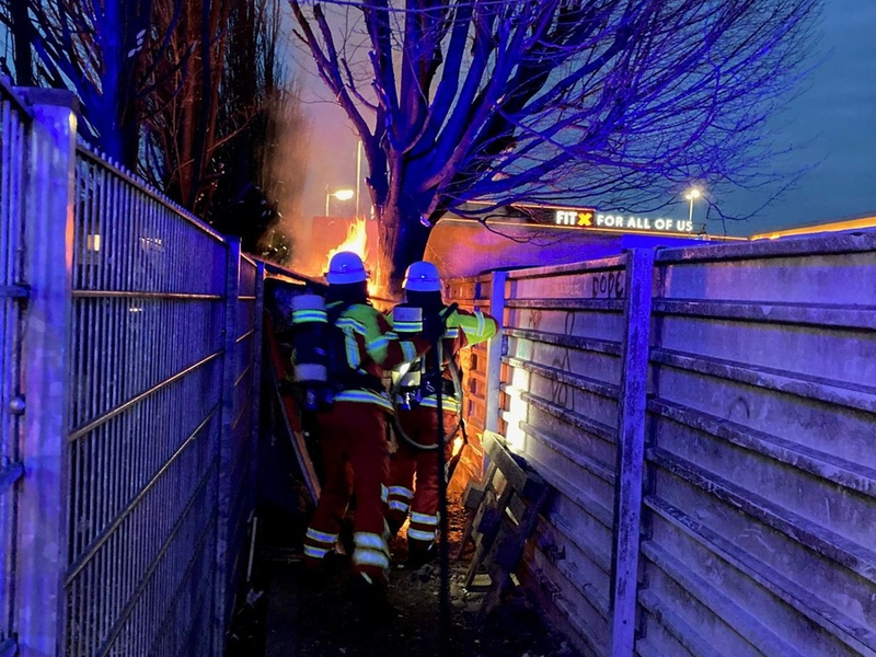 FW Minden: Mehrere Kleinbrände sorgen für einen ereignisreichen Abend - Foto: presseportal.de