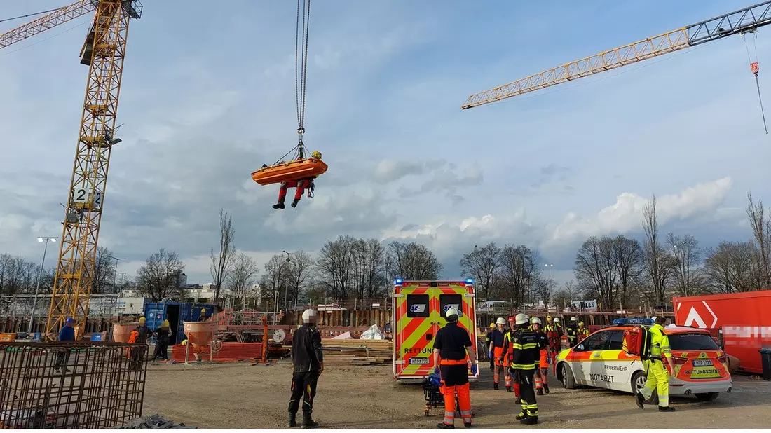 FW-M: Bauarbeiter schwer verletzt (Bogenhausen) - Bild: presseportal.de