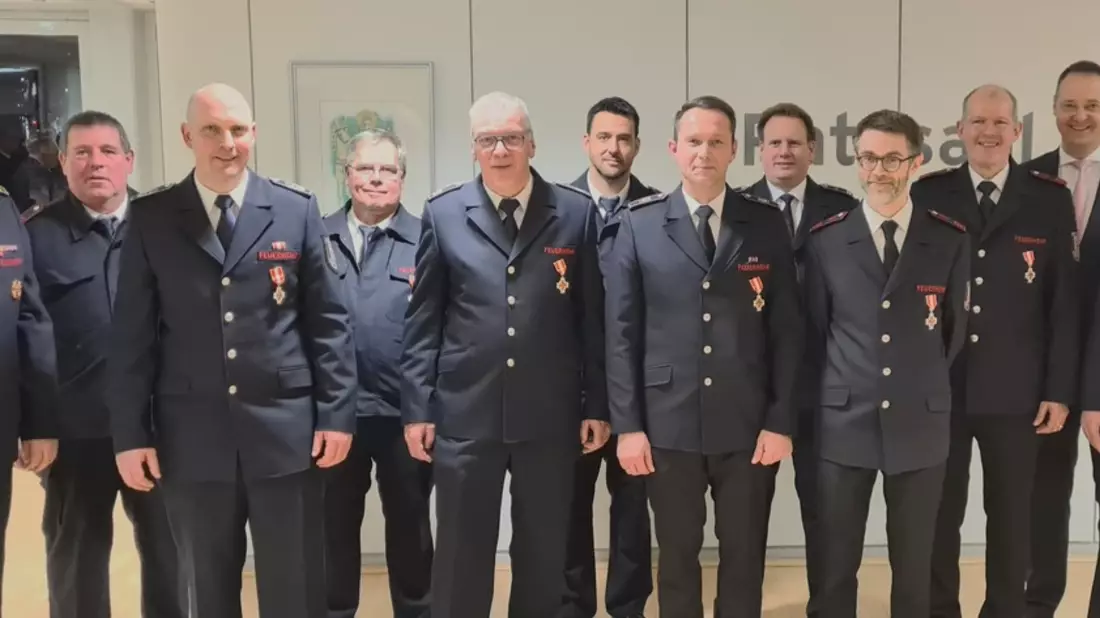 FW-OE: Jubilarehrung bei der Olper Feuerwehr - Bild: presseportal.de