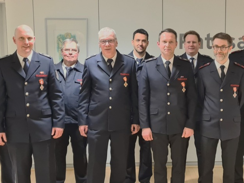 FW-OE: Jubilarehrung bei der Olper Feuerwehr - Foto: presseportal.de