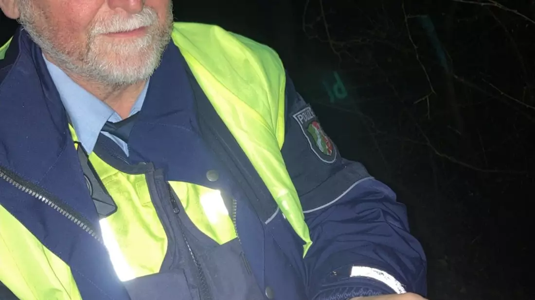 POL-ME: Tierischer Einsatz der Polizei: Bezirksdienstbeamte halfen bei Krötenwanderung - Velbert - 2403083 - Bild: presseportal.de