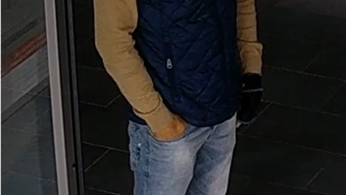 POL-KS: Raubüberfall auf Bäckereifiliale in Kirchditmold: Öffentlichkeitsfahndung mit Video des Täters; Hinweise erbeten - Foto: presseportal.de