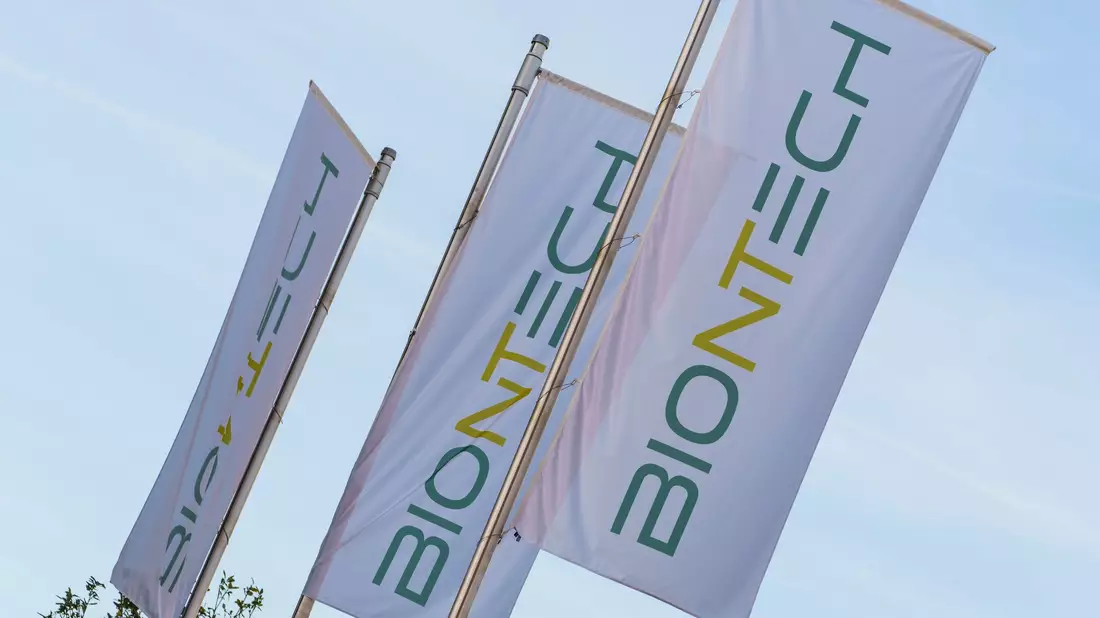 Das Pharma-Unternehmen Biontech will verstärkt in die Krebsforschung investieren. - Bild: Andreas Arnold/dpa