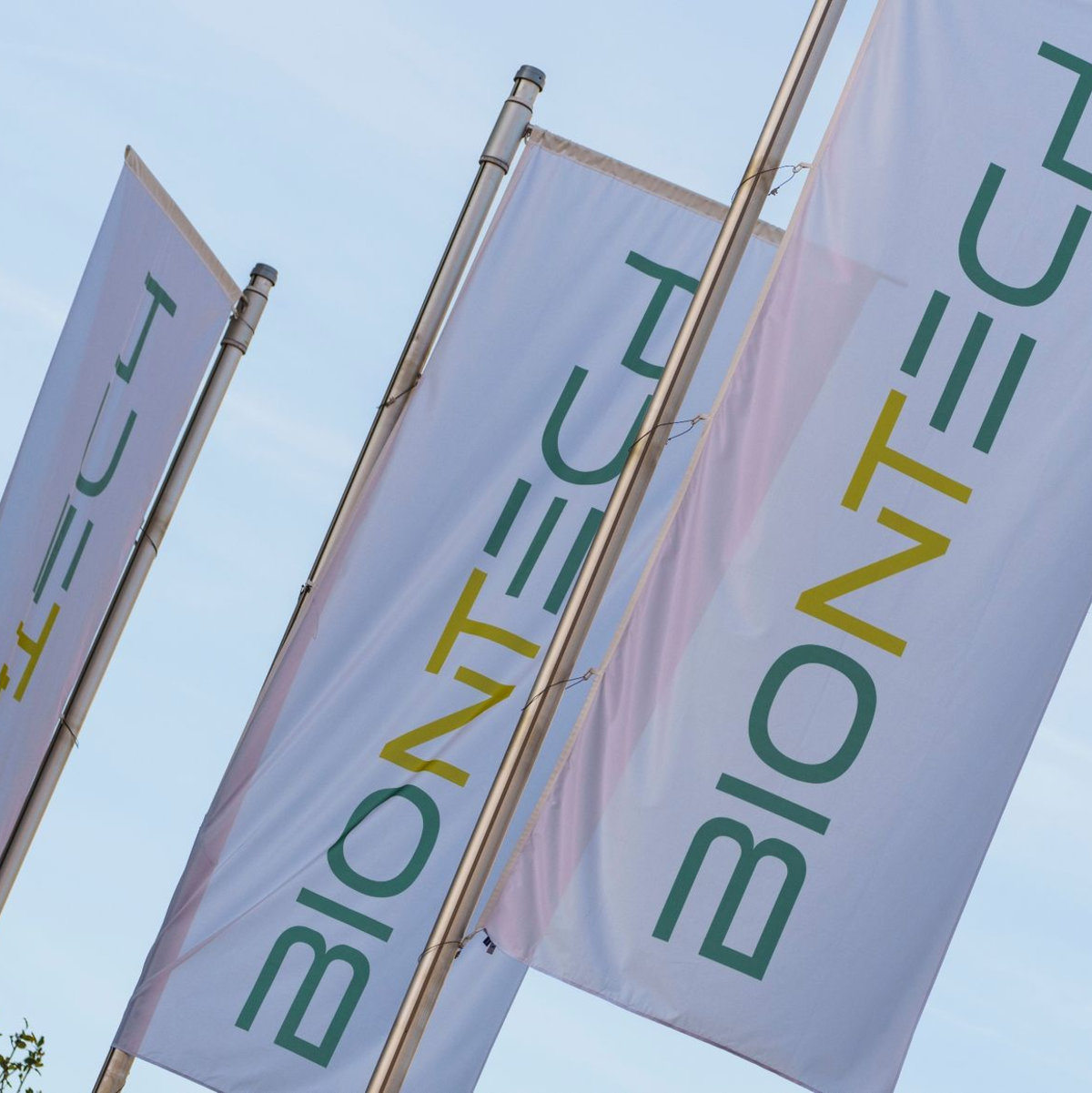 In Mainz sitzt Biontech in der Straße «An der Goldgrube», das stand sinnbildlich für die Milliardengewinne - damit ist es schon eine Weile vorbei (Archivbild). - Foto: Andreas Arnold/dpa