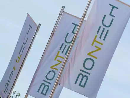 In Mainz sitzt Biontech in der Straße «An der Goldgrube», das stand sinnbildlich für die Milliardengewinne - damit ist es schon eine Weile vorbei (Archivbild). - Foto: Andreas Arnold/dpa