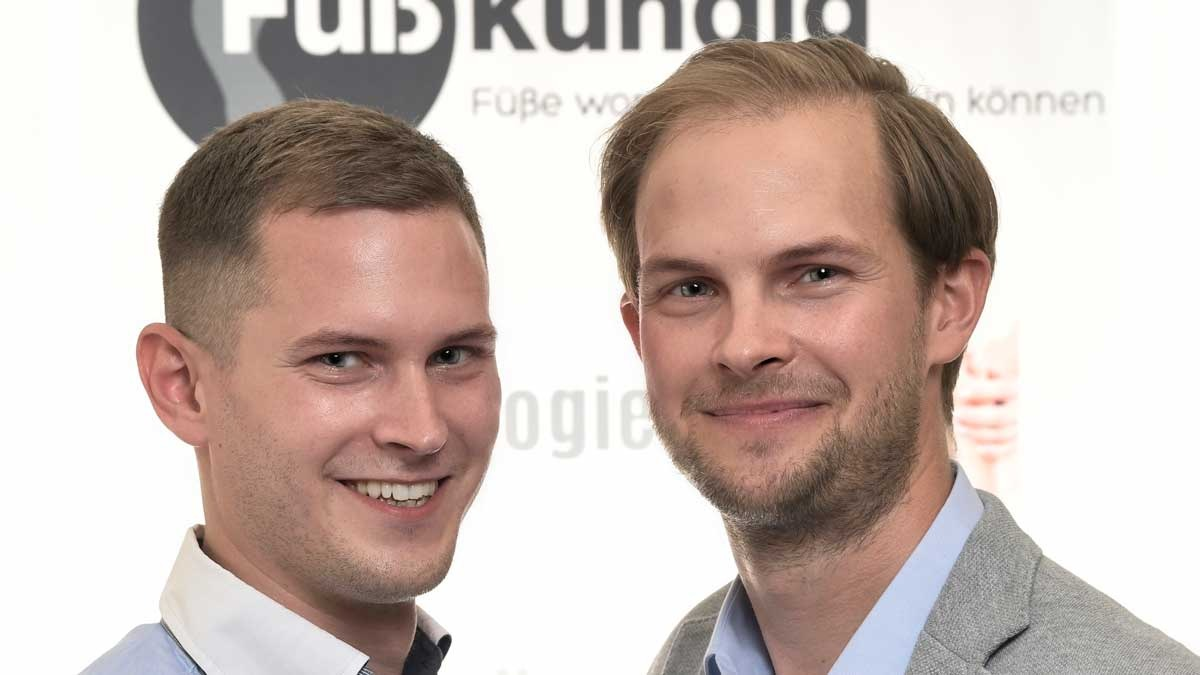 Frederic und Marlon Schulmeister von Fußkundig: Ihre Hautpflegeserie mit dem Alleskönner-Inhaltsstoff - Foto: presseportal.de