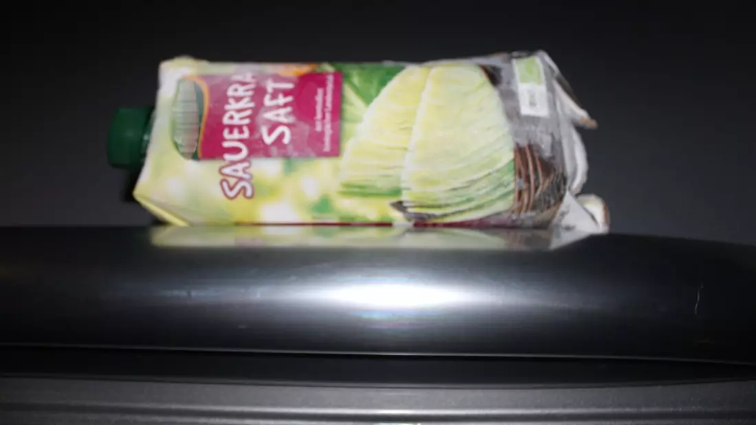 POL-HA: Gefrorenes Tetrapack Sauerkrautsaft beschädigt Toyota - Bild: presseportal.de