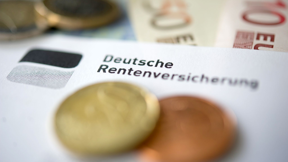 Die Erhöhung der Rente ist eine gute Nachricht für alle Rentnerinnen und Rentner in Deutschland. Aber auch für die Arbeitgeber? - Foto: Marijan Murat/dpa