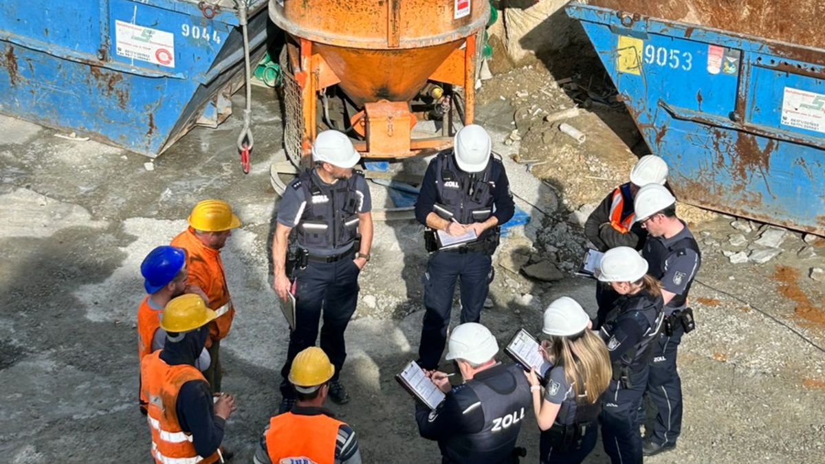 HZA-GI: Gießener Zoll nimmt Baustellen ins Visier - 17 Festnahmen Bundesweite Schwerpunktaktion gegen Schwarzarbeit - Foto: presseportal.de