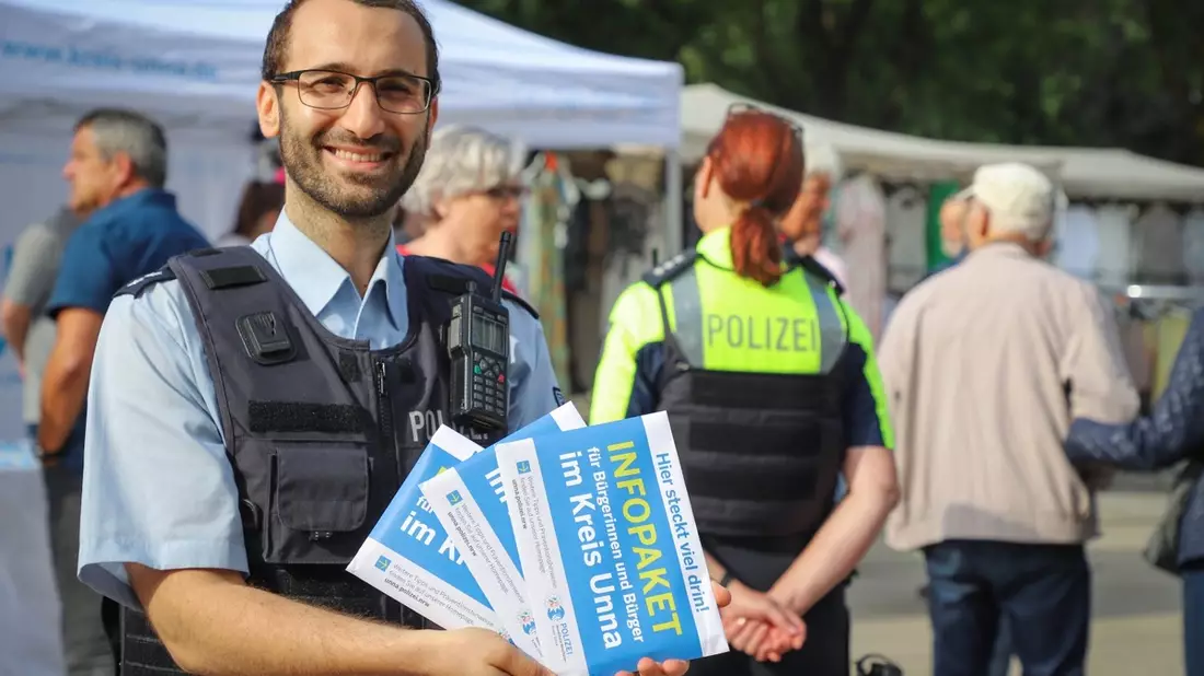 POL-UN: Werne - Infostand der Polizei - Bild: presseportal.de
