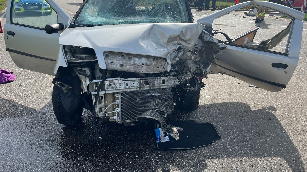 POL-PDNW: Verkehrsunfall mit zwei Schwerverletzten - Foto: presseportal.de