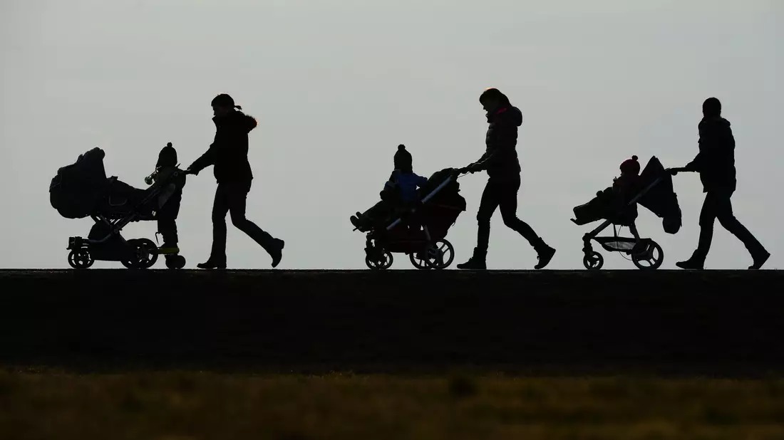Die Weltbevölkerung wird aller Voraussicht nach wieder schrumpfen. - Bild: Felix Kästle/dpa