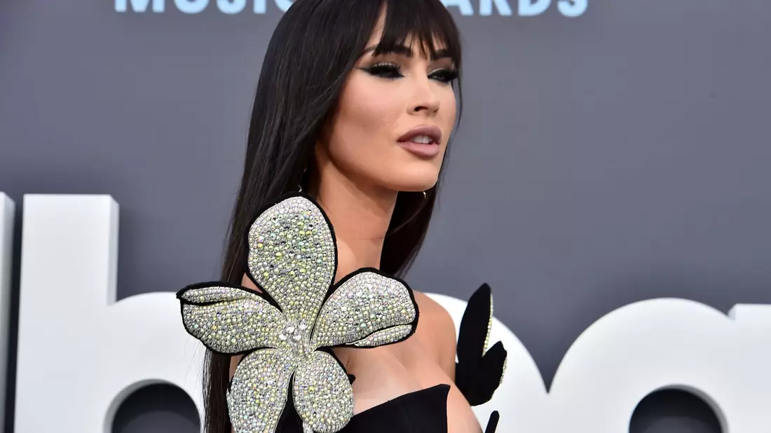 Die Kinder von Megan Fox und ihrem Ex-Ehemann Brian Austin Green haben «keine iPads oder so etwas oder Handys». - Bild: Jordan Strauss/Invision/AP/dpa