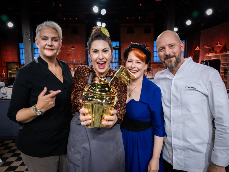 Bettina Schliephake-Burchardt Madita van Hülsen Enie van de Meiklokjes Christian Hümbs Das große Promibacken - Foto: SAT.1/Claudius Pflug, presseportal.de
