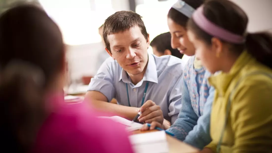 Künstliche Intelligenz wird die Notwendigkeit zum Sprachenlernen nicht ersetzen, so eine Umfrage unter EnglischlehrerInnen - Bild: presseportal.de