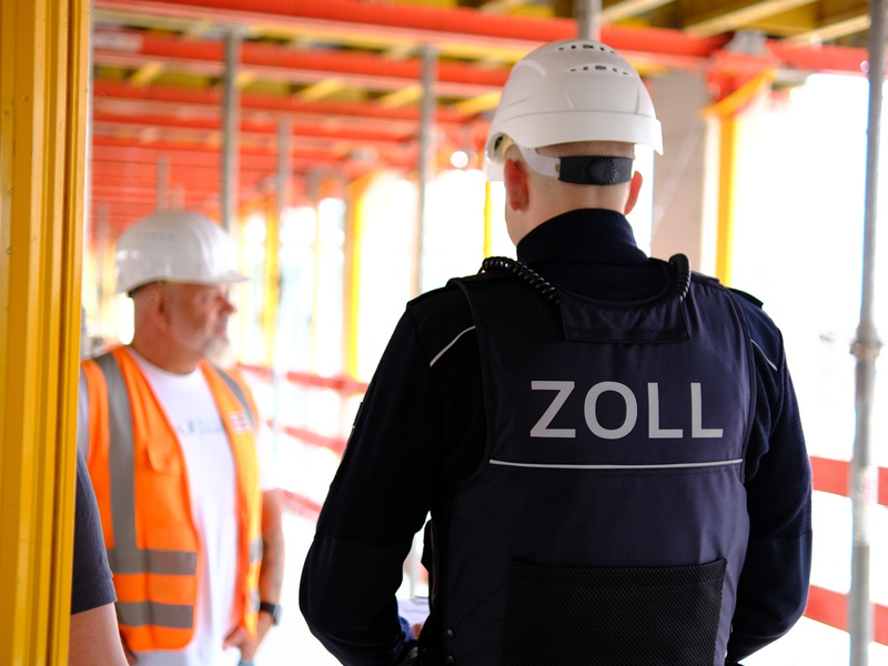 HZA-N: Zoll nimmt Baubranche ins Visier - auch Speditions- und Transportgewerbe wurde in Mittelfranken kontrolliert Bundesweite und regionale Schwerpunktprüfungen gegen Schwarzarbeit - Foto: Zoll, presseportal.de