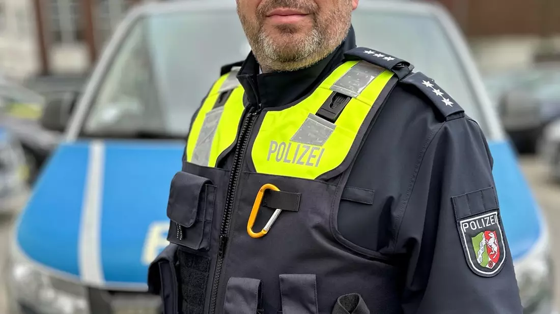 POL-DO: Neuer Bezirksdienstbeamter der Polizei in Barop: Gemeinsam üben - so erreichen Kinder sicher ihr Ziel - Bild: presseportal.de