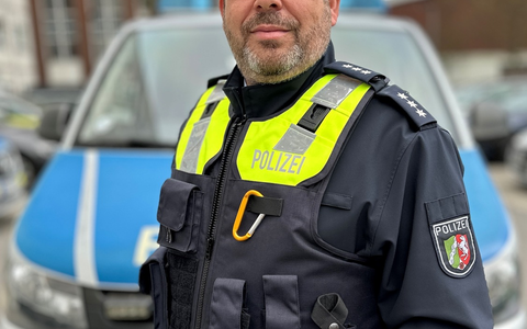 POL-DO: Neuer Bezirksdienstbeamter der Polizei in Barop: Gemeinsam üben - so erreichen Kinder sicher ihr Ziel - Foto: presseportal.de