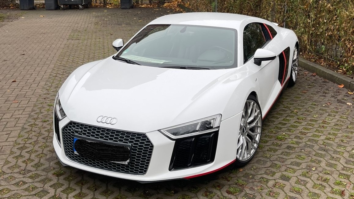 POL-HRO: Weißer Audi R8 in Rostock gestohlen - Polizei sucht Zeugen - Foto: presseportal.de