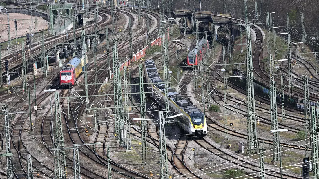 Die Gleisfläche des milliardenschweren Bahnprojekts Stuttgart 21, bei der der Stuttgarter Hauptbahnhof unter die Erde verlegt werden soll. - Bild: Bernd Weißbrod/dpa