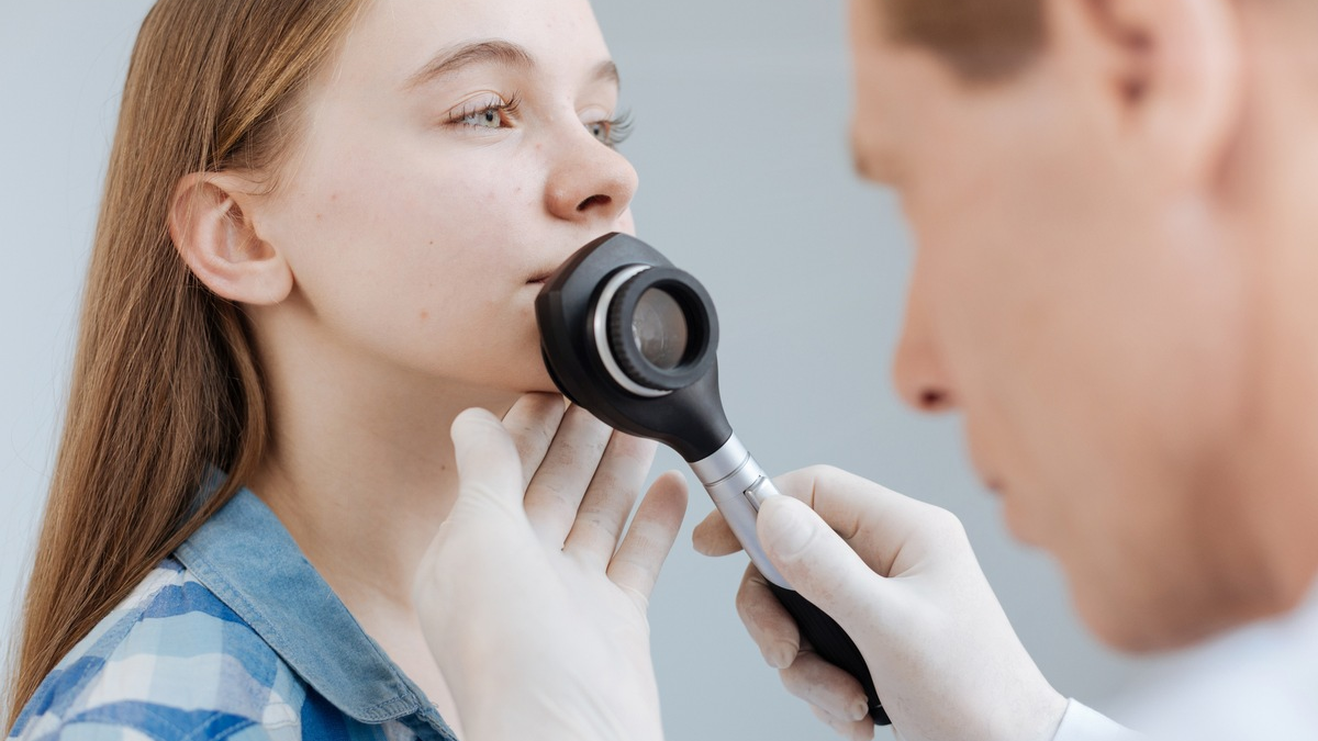 Hautkrebsfälle unter Minderjährigen keine Seltenheit: Erweitertes Hautkrebsscreening bereits ab 15 Jahren - Foto: presseportal.de