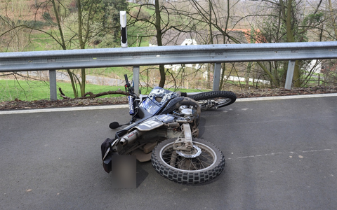 POL-HF: Lemgoer verliert Kontrolle über sein Motorrad - 18-Jähriger bei Unfall schwer verletzt - Foto: presseportal.de