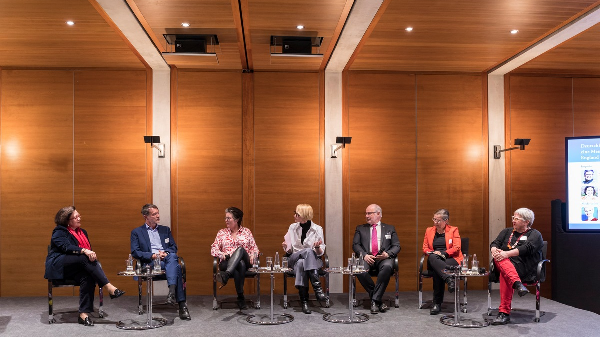 Parlamentarischer Abend: Deutschland braucht eine Menopause-Strategie - England macht es vor! - Foto: presseportal.de