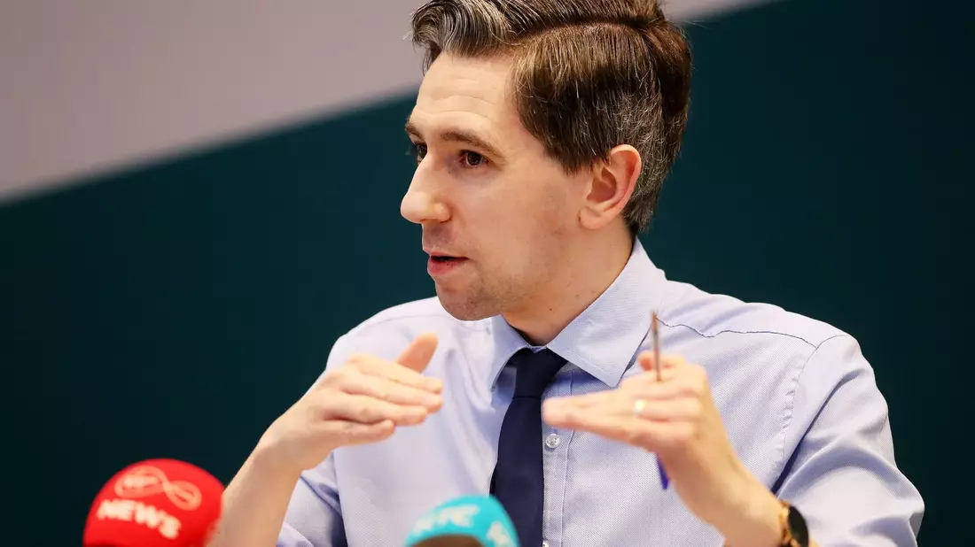 Simon Harris könnte Irlands neuer Regierungschef werden. - Bild: Brian Lawless/PA Wire/dpa