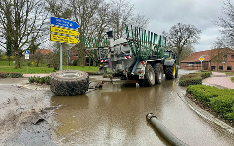 FW-OLL: 18.000l Gülle fluten Dorfstraße in Huntlosen - Foto: presseportal.de