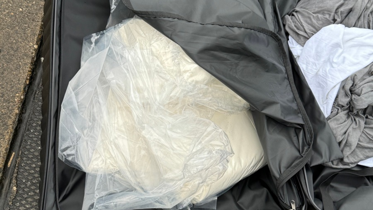 HZA-DA: Unterwegs mit dem verbotenen Kick - Festnahme stoppt 17 Kilogramm Amphetamine auf der BAB 66 - Foto: presseportal.de