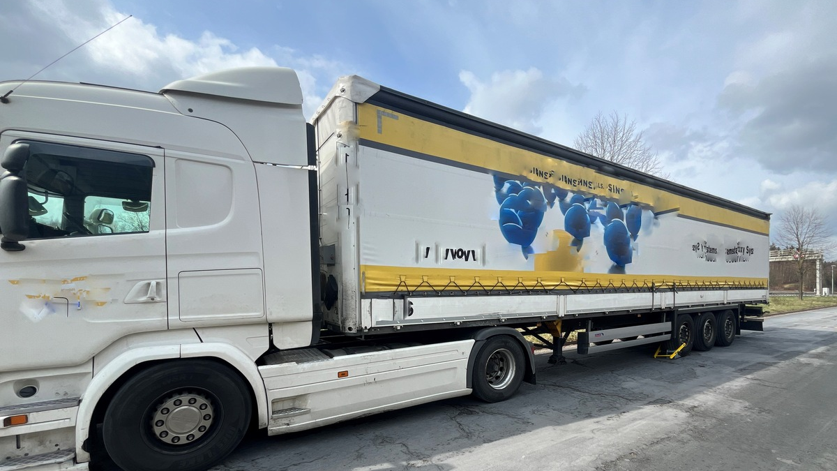 API-TH: Vollsperrung beider Richtungsfahrbahnen aufgrund von Bergungsmaßnahmen - Foto: presseportal.de