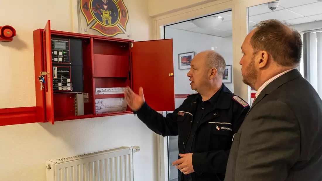 FW-LFVSH: Nach Bränden in Feuerwehrhäusern: Handlungsempfehlung Brandschutz in Feuerwehrhäusern offiziell vorgestellt - Bild: presseportal.de