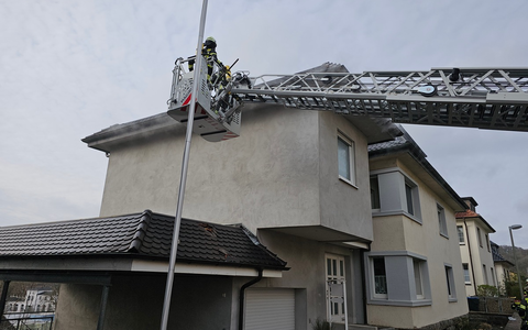 FW-AR: SCHNELLER EINSATZ VERHINDERT GRÖSSEREN SCHADEN: FEUERWEHR LÖST BRAND IN ARNSBERG - Foto: presseportal.de