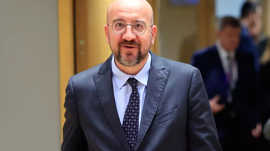 EU-Ratspräsident Charles Michel beim EU-Gipfel in Brüssel. - Bild: Geert Vanden Wijngaert/AP
