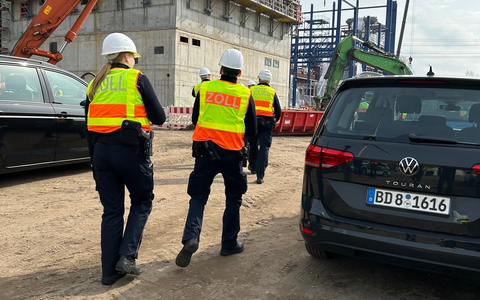 HZA-LÖ: Zoll stoppt Feuerwehr-Oldtimer auf der BAB 5 - Foto: presseportal.de