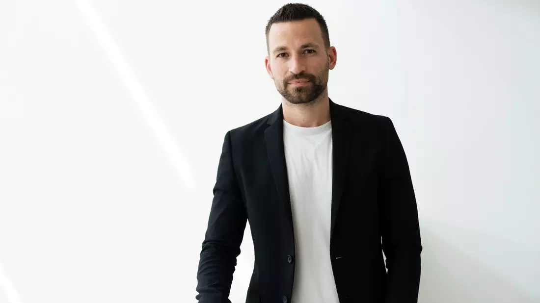 Aus dem Angestelltenverhältnis fliehen: Patrick Hofer von der Vinnit-X GmbH verrät, wie der Start ins Onlinebusiness gelingt - Bild: presseportal.de