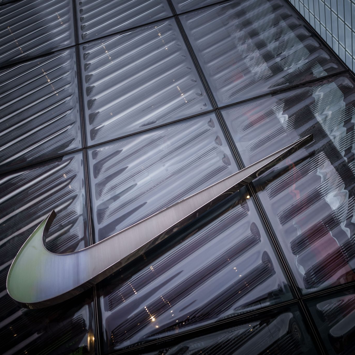 Der US-Sportartikelhersteller Nike wird die deutsche Fußball-Nationalmannschaft ab 2027 ausstatten. - Foto: Michael Kappeler/dpa